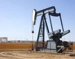 digging oil